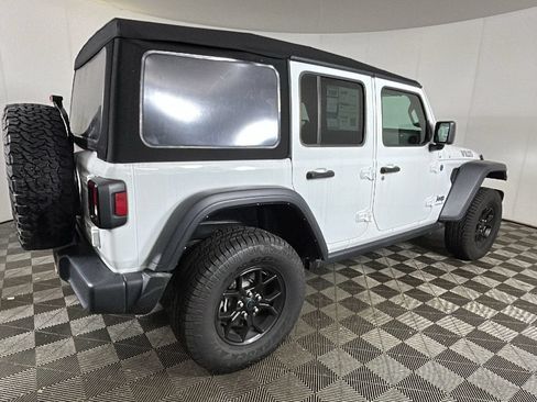 Used 2024 Jeep Wrangler Unlimited AWD/4WD image 3