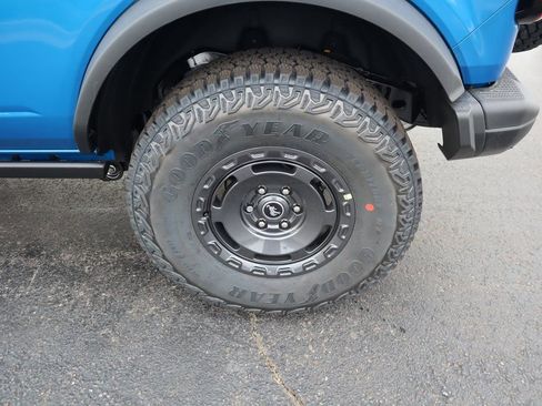 New 2025 Ford Bronco Badlands image 19
