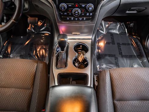 Used 2019 Jeep Grand Cherokee Laredo w/ Security & Convenience Group image 31