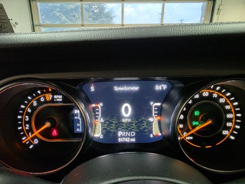Used 2019 Jeep Wrangler Unlimited Sahara w/ Uconnect 4C Nav & Sound Group AWD/4WD image 40
