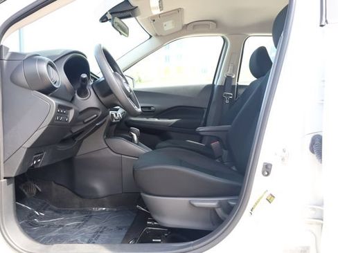 Used 2024 Nissan Kicks S FWD image 13