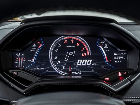 Used 2020 Lamborghini Huracan EVO RWD image 15