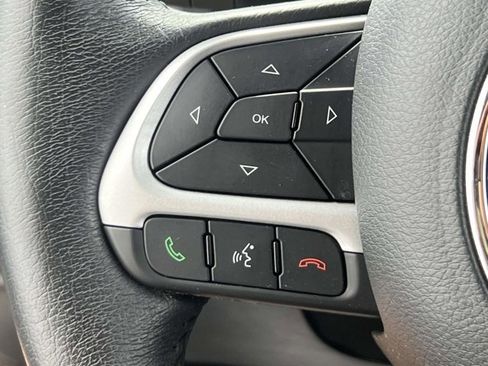 Certified 2021 Jeep Renegade Latitude w/ Convenience Group AWD/4WD image 21