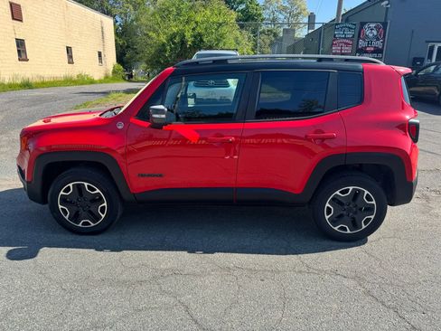 Used 2015 Jeep Renegade Trailhawk image 8