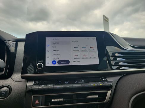 Used 2025 Toyota Camry LE FWD image 11