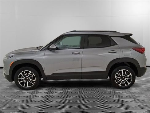 Used 2025 Chevrolet TrailBlazer LT image 6
