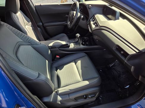 Used 2022 Lexus UX 200 w/ Accessory Package (Z1) FWD image 20