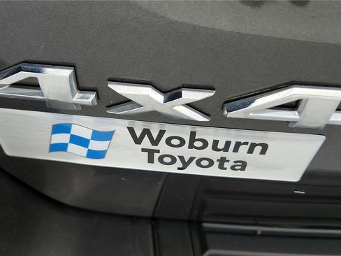 Used 2020 Jeep Grand Cherokee Laredo image 13