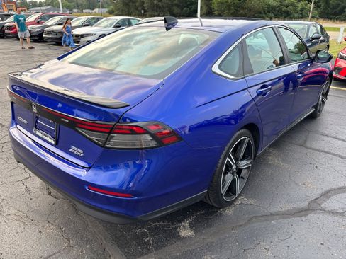 Used 2024 Honda Accord Sport image 8