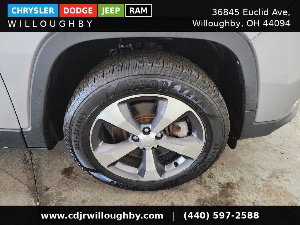 Used 2020 Jeep Cherokee Limited w/ Advanced Safety Group AWD/4WD image 41