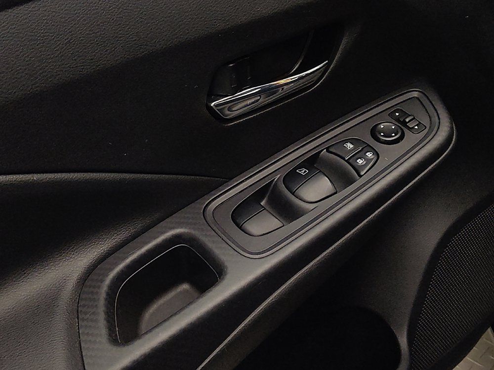 Used 2025 Nissan Versa SV w/ Trunk Package FWD image 27