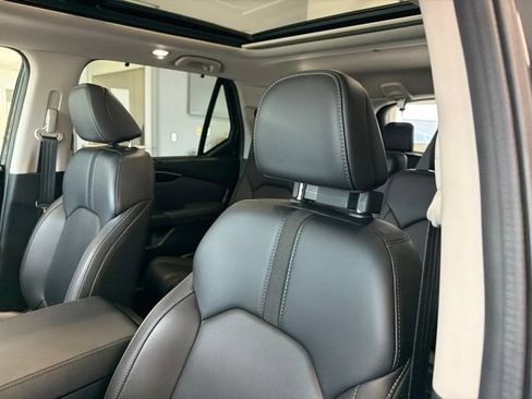 Used 2023 Honda Pilot Touring image 14