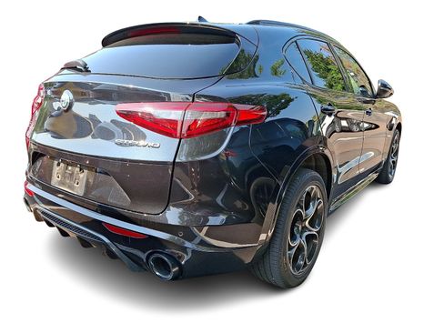 Used 2023 Alfa Romeo Stelvio Veloce AWD/4WD image 5