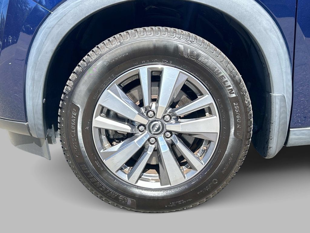Used 2022 Nissan Pathfinder SL AWD/4WD image 9