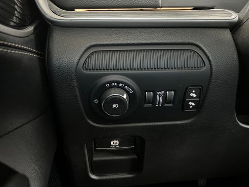 Used 2024 Jeep Wagoneer Series III image 23