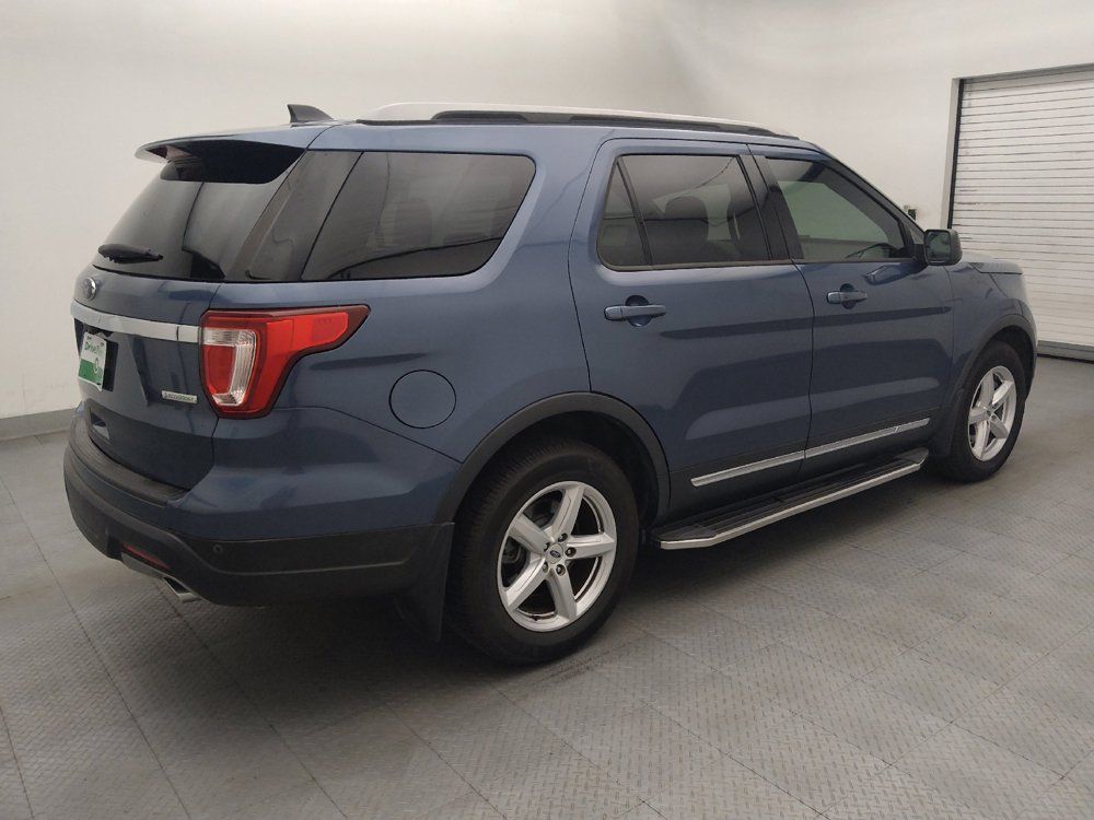 Used 2018 Ford Explorer XLT FWD image 10