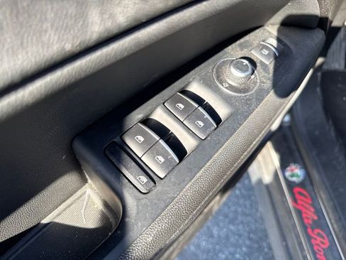 Used 2021 Alfa Romeo Stelvio Sprint AWD/4WD image 11