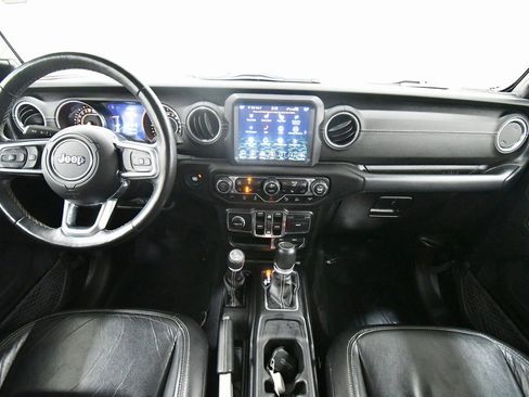 Used 2020 Jeep Gladiator Overland w/ Uconnect 4C Nav & Sound Group image 3