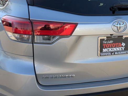 Used 2018 Toyota Highlander XLE image 9