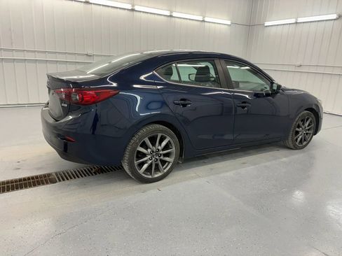 Used 2018 MAZDA MAZDA3 Touring image 4
