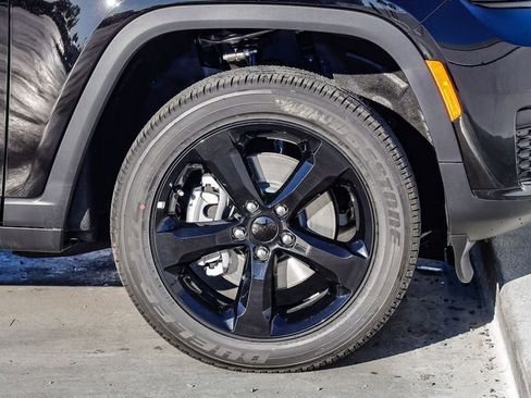 New 2025 Jeep Grand Cherokee L Altitude image 11