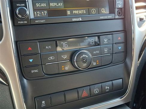 Used 2013 Jeep Grand Cherokee Laredo image 16