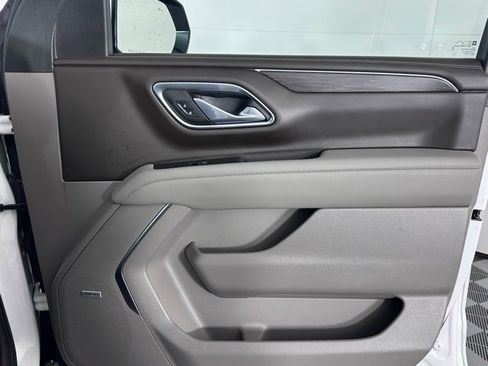 Used 2023 Chevrolet Tahoe Z71 w/ Luxury Package image 31