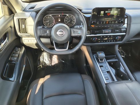 Certified 2024 Nissan Pathfinder SL w/ SL Premium Package FWD image 14