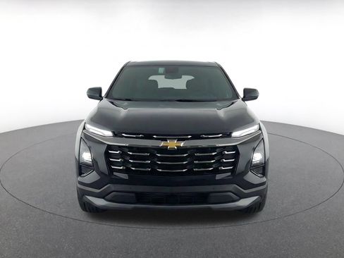 Used 2025 Chevrolet Equinox LT FWD image 2