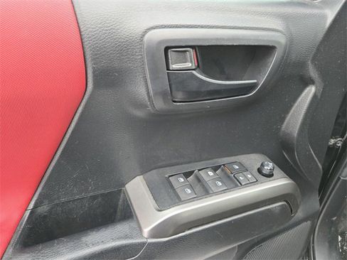 Used 2022 Toyota Tacoma SR5 image 36