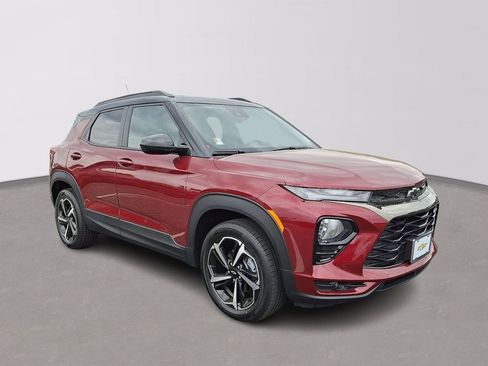Certified 2023 Chevrolet TrailBlazer RS w/ Sun and Liftgate Package AWD/4WD image 3