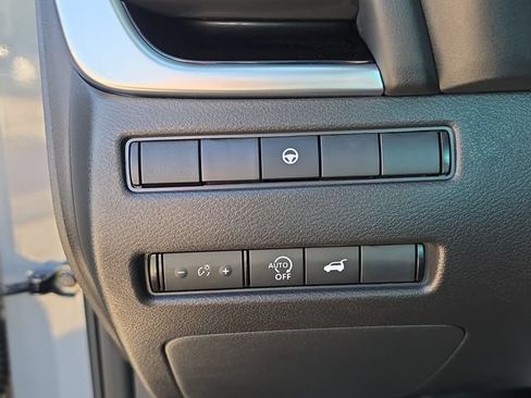 Certified 2025 Nissan Rogue SV AWD/4WD image 29