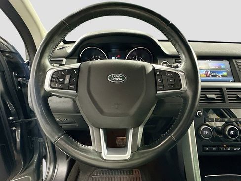 Used 2018 Land Rover Discovery Sport HSE image 12