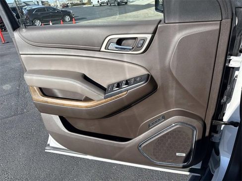 Used 2020 GMC Yukon Denali w/ Denali Premium Package image 8