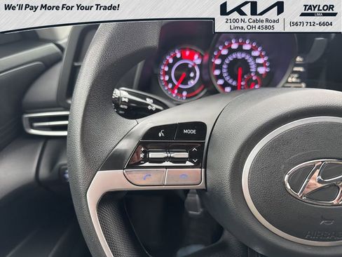 Used 2023 Hyundai Elantra SEL w/ Preferred Accessory Package image 22