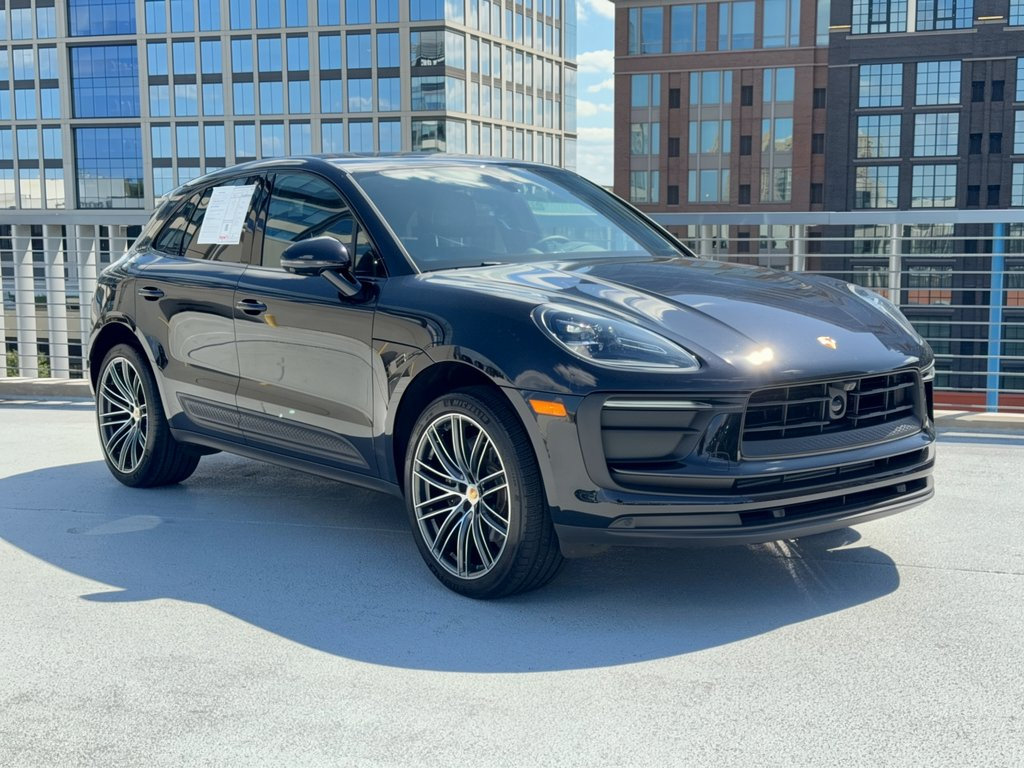 Certified 2026 Porsche Macan AWD/4WD image 7