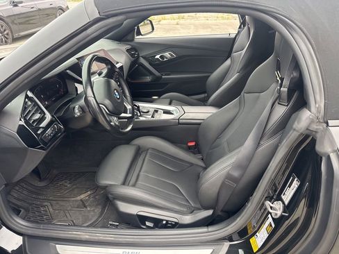 Used 2022 BMW Z4 sDrive30i w/ Driving Assistance Package image 11