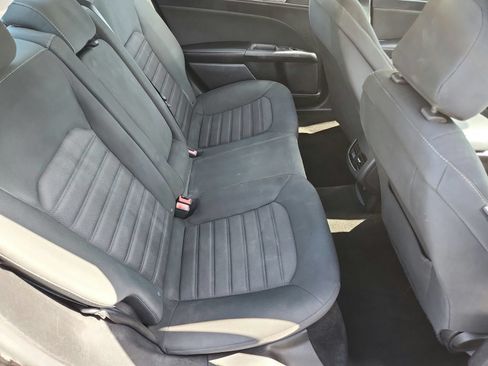Used 2020 Ford Fusion SE FWD image 28
