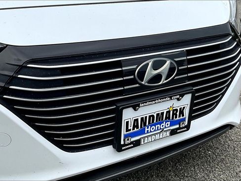Used 2019 Hyundai Ioniq SEL FWD image 28