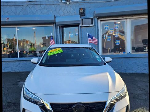 Used 2021 Nissan Sentra SV image 1