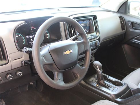 Used 2022 Chevrolet Colorado W/T AWD/4WD image 24
