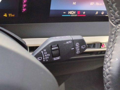 Used 2025 BMW iX xDrive50 image 26