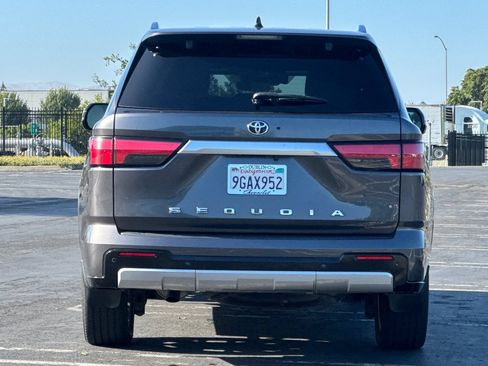 Used 2023 Toyota Sequoia Capstone AWD/4WD image 5