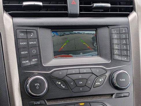 Used 2017 Ford Fusion SE FWD image 24