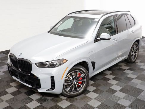 New 2026 BMW X5 xDrive50e w/ M Sport Package image 2