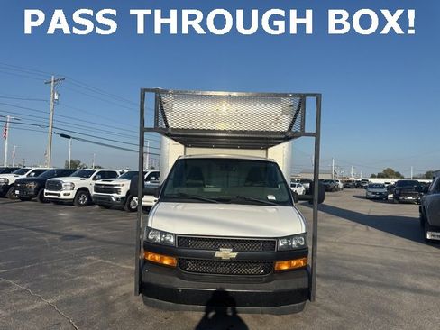 Used 2018 Chevrolet Express 3500 image 24