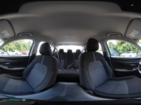 Used 2025 Nissan Sentra SV FWD image 40