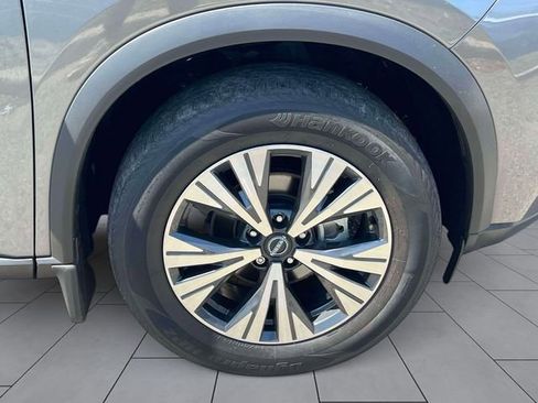 Used 2023 Nissan Rogue SV w/ SV Premium B Package AWD/4WD image 11