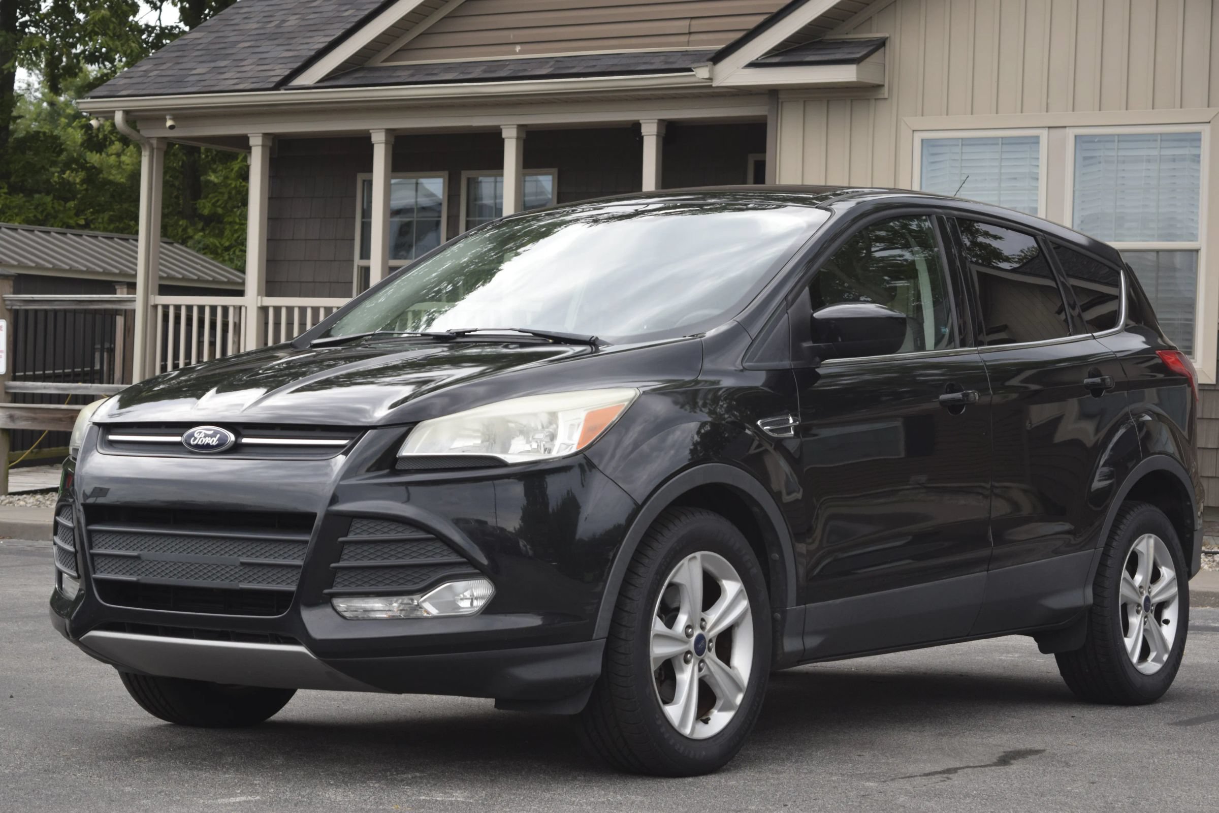 Used 2014 Ford Escape SE FWD image 2