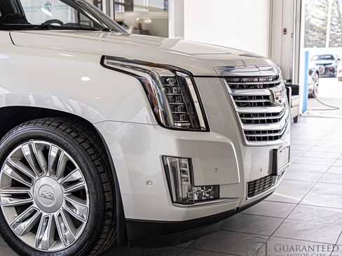 Used 2019 Cadillac Escalade ESV Platinum image 4